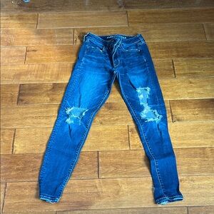 American Eagle Outfitters Women's Blue Distressed Jeans